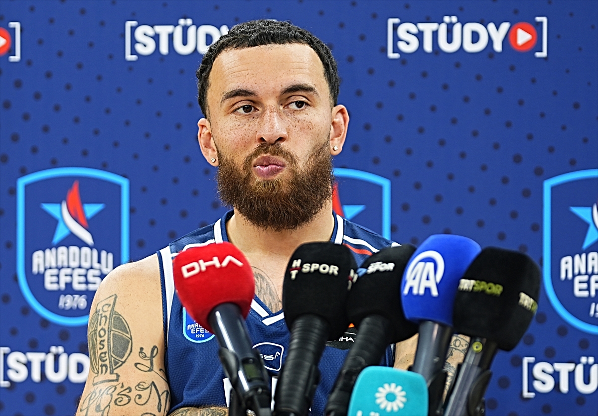 Anadolu Efes'in yeni transferi Mike James, Türkiye'ye çok heyecanlı geldi