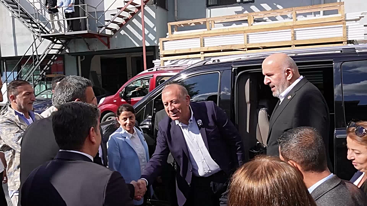 CHP'li Tekin ve muhtar Delibalta'dan Muhtarlık Yasası çağrısı