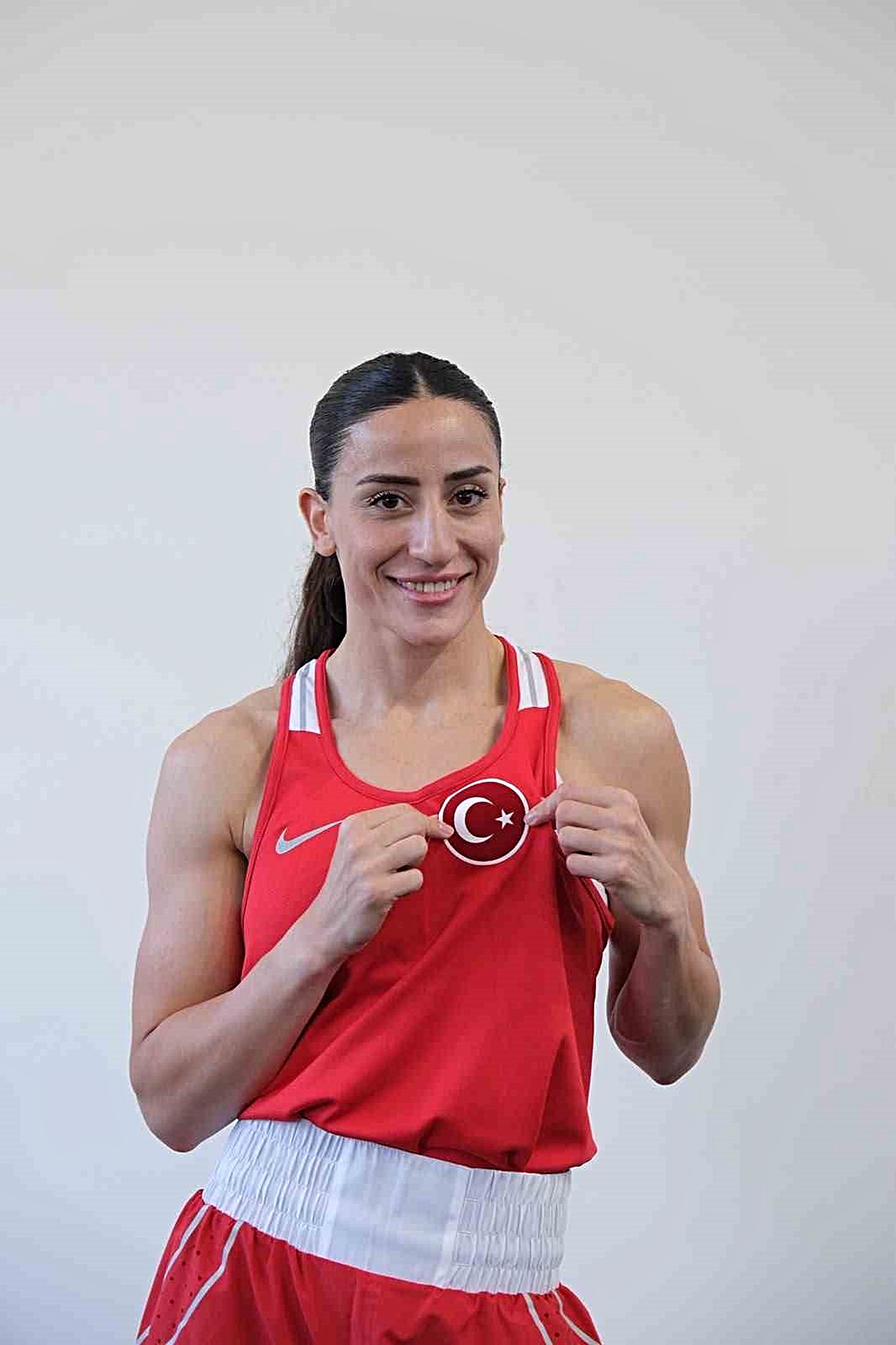 Elazığlı milli boksör Gizem Özer, Sofya'daki Avrupa Şampiyonası'nda ringe çıkacak