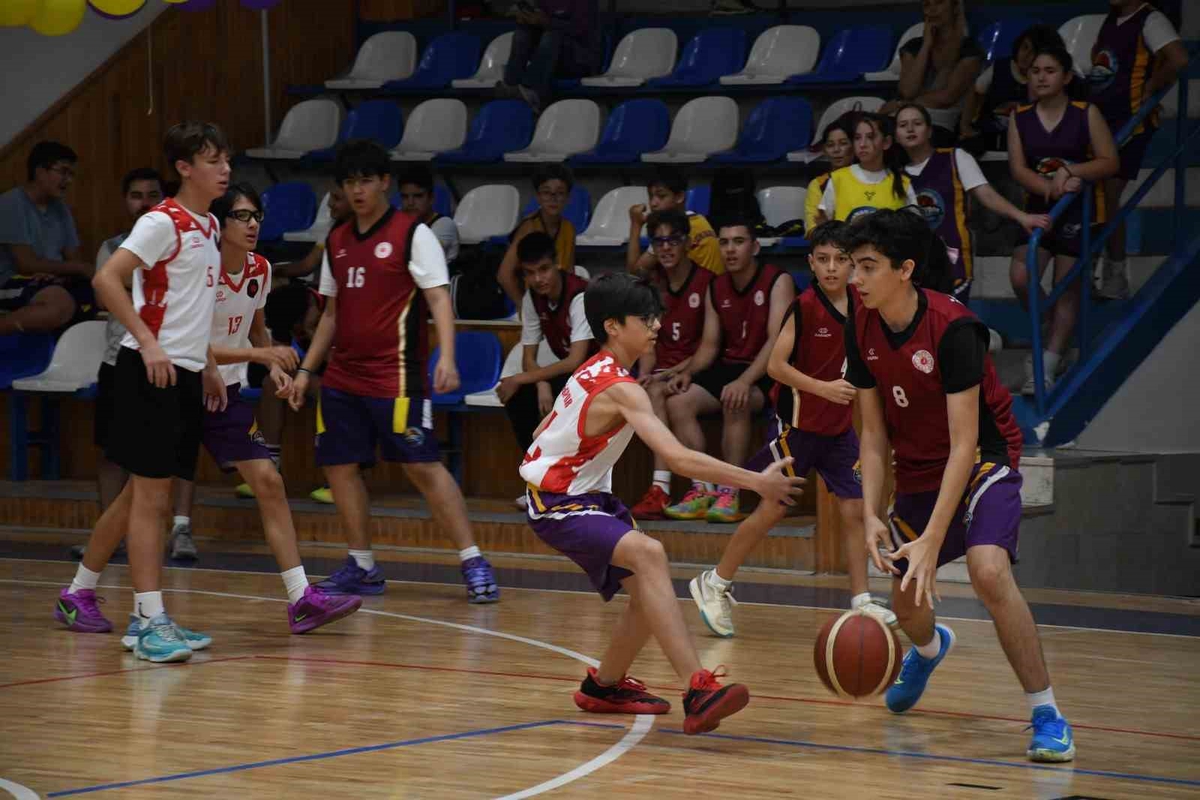 Karaman'da 200 öğrencinin katıldığı Altın Bilekler Basketbol Şöleni yapıldı