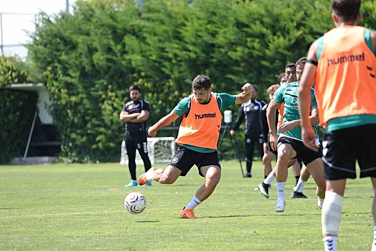 Konyaspor, Kasımpaşa deplasmanı hazırlıklarına Murat Kurum Tesisleri'nde başladı