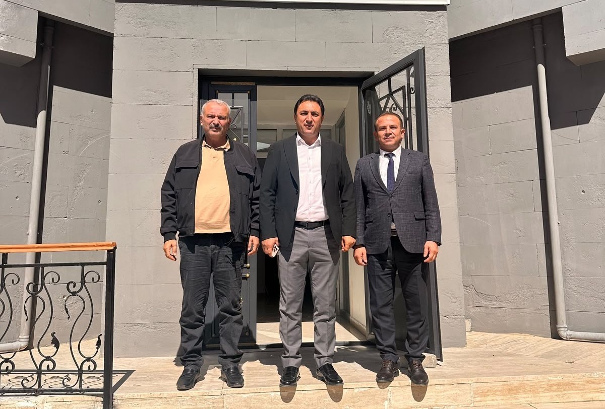Kuluncak'ta eğitim yılı öncesi belediye ve parti başkanlarından ziyaret