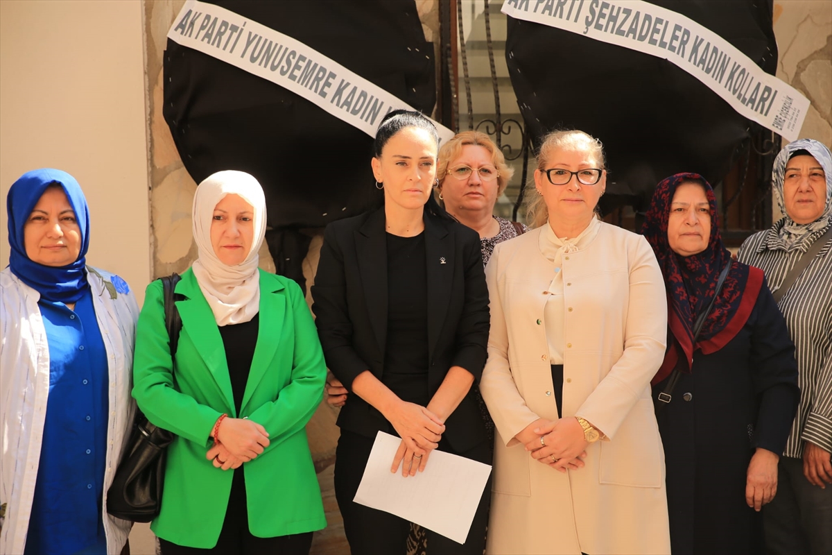 Manisa'da muhtarlığa siyah çelenk bırakıldı, AK Parti'den özür çağrısı