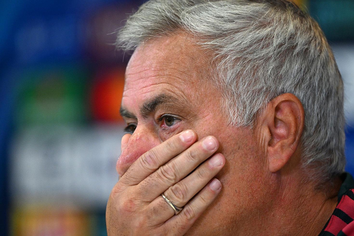 Mourinho dayanamadı, isyan etti: Sizden bıktım